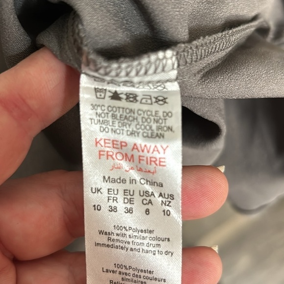 Prettylittlething dress. NWT Gray. Spaghettis straps. Midi length. Size 6 - Picture 8 of 9